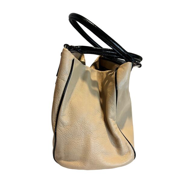 KATE SPADE Boerum Hill Anisha Beige & Black Patent Leather Shoulder Bag - Picture 9 of 9